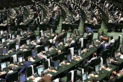 نماینده مجلس: قطع برق در هوای بالای ۵۰ درجه ظلم فاحش است