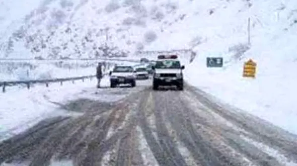 خطر سقوط بهمن در جاده چالوس / رانندگان احتیاط کنند