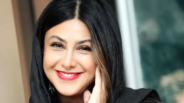  مصادره پاسپورت آزاده صمدی در فرودگاه امام ! / خانم بازیگر ممنوع‌الخروج بود و نمی دانست !