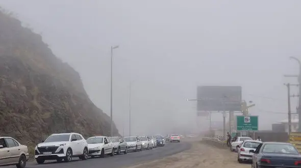 بار ترافیکی سنگین در چالوس و هراز؛ جاده‌های شمال بدون مشکل جوی