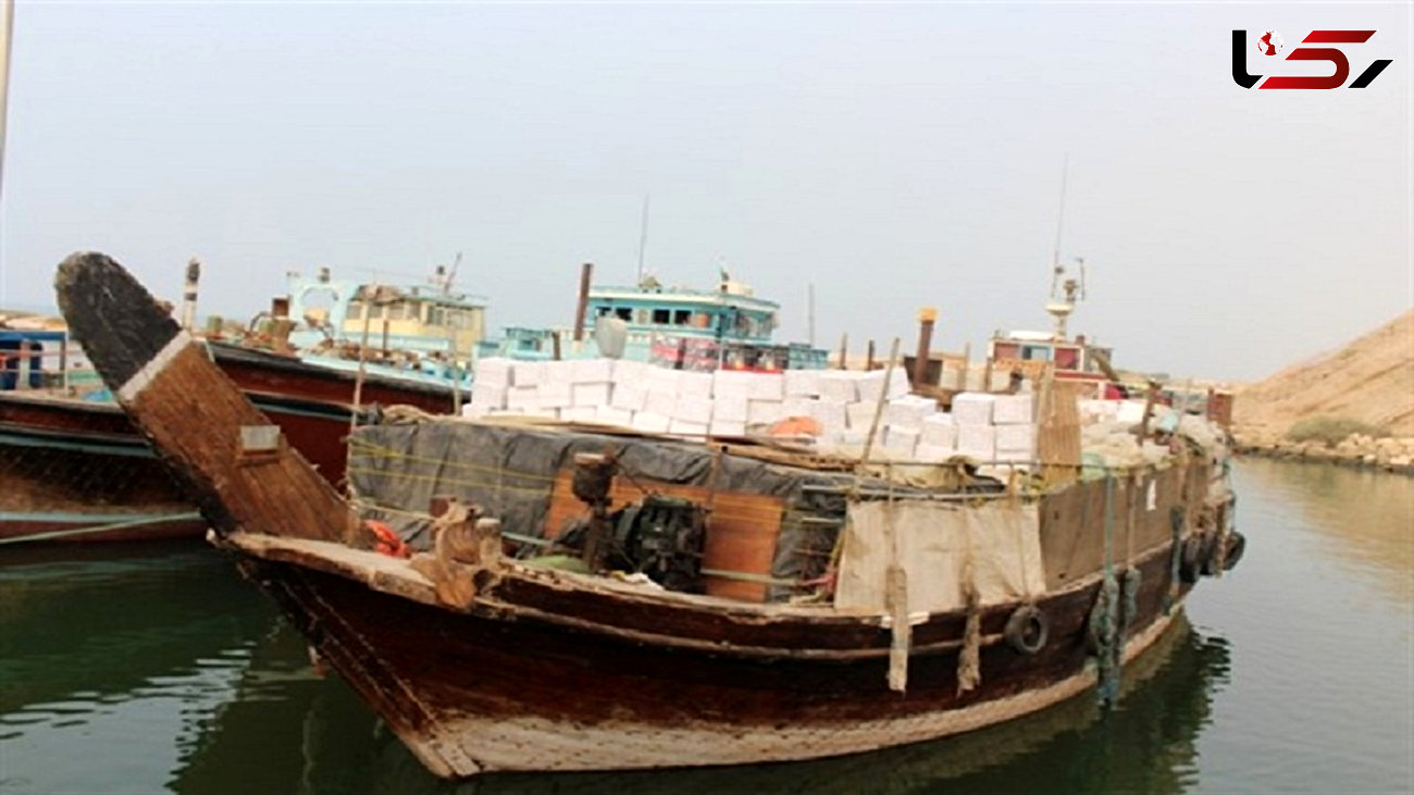 توقیف شناور حامل کالای خانگی قاچاق در آب‌های ماهشهر