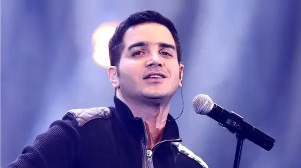 فیلم / محسن یگانه این چنین به نمایش پرچم بحرین در کنسرت شیراز واکنش نشان داد / اینجا ایران است اما..