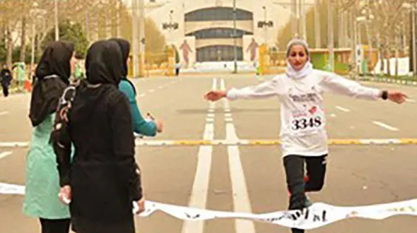 پریسا عرب قهرمان دوی نیمه ماراتن ایران شد