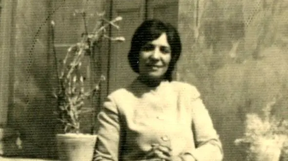 سفر به تاریخ؛ «تاج‌ایران، نتیجۀ ناصرالدین شاه» با لباس عروس در کنار شوهرش؛ سال 1314