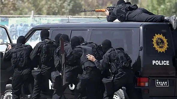 فیلم هالیوودی پلیس از لحظه بازداشت 15 سارق حرفه‌ای در ویلای لاکچری تهران!