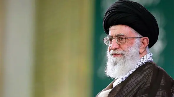 فیلم ماجرای کاپشنی که رهبر انقلاب هنگام کوهنوردی می‌پوشیدند