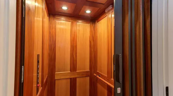 آسانسور چوبی عجیب + فیلمی که شما را شوکه می کند