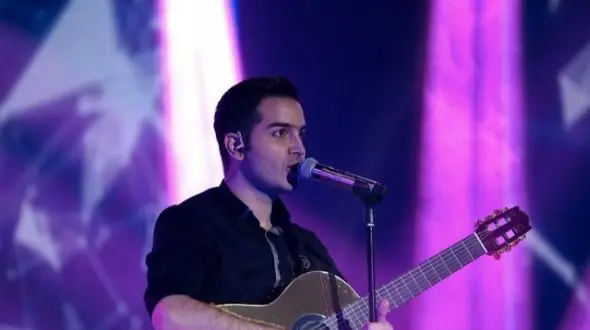 کنسرت رایگان محسن یگانه برای ایرانی ها/ امیدوارم در کنسرت بعدی که آمدم هیچ خطی به مرزهای کشورمان نیافتاده باشد