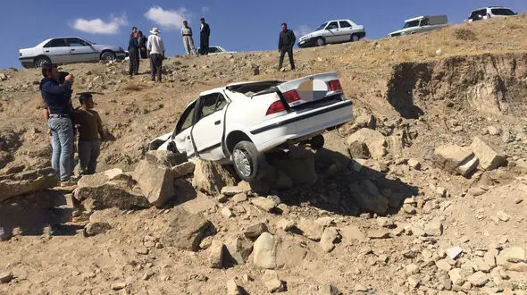 سقوط سمند از جاده روستای کوسه به دره + تصاویر