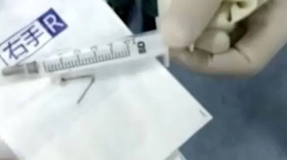 حادثه ای خونین برای نوزاد 9 ماهه / مرگ حتمی این کودک رخ نداد+ عکس