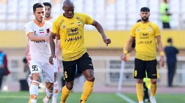 ترسناک و بی رحم مثل سپاهان/ ضربه ایستگاهی رونالدویی رامین رضائیان + فیلم