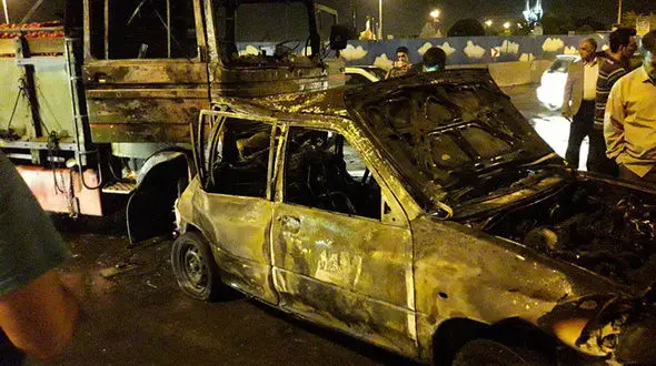 تصادف زنجیره ای در کرمانشاه / 2 خودرو طعمه حریق و یک نفر هم زخمی شد 