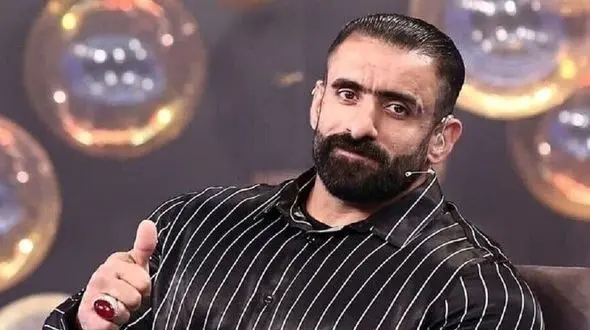 (عکس) خلاقیت خنده دار؛ هادی چوپان مناطق محروم هم راهی بازار شد/ عاشق فیگور صورتیش شدم