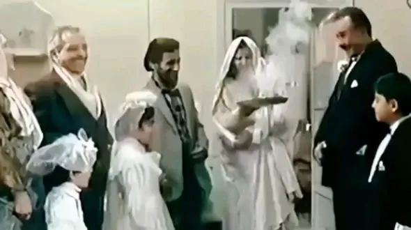 فیلم / نگاهی به عروسی‌های دهه 60 با حال و هوایی که دیگه هیچ وقت تکرار نمیشه /  اون زمان همه چی یجور دیگه خوب بود / خیار و سیب، شیرینی زبان / یادش بخیر !