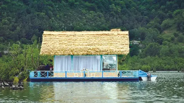 هجوم ناگهانی‌کلبه‌های شناور به تالاب‌های‌گیلان + عکس