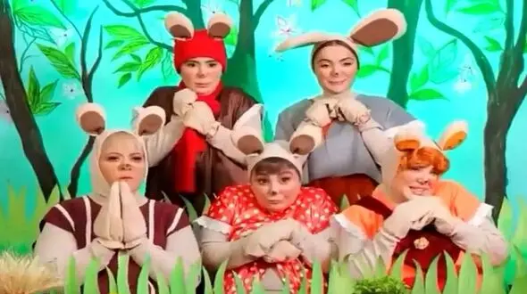 آواز شاد؛ مرجانه گلچین و بازیگرای زن موش شدن مدرسه موش ها میخونن