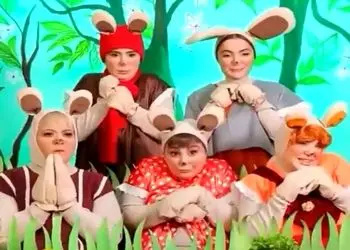 آواز شاد؛ مرجانه گلچین و بازیگرای زن موش شدن مدرسه موش ها میخونن