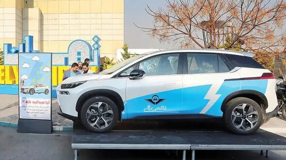 ثبت نام خرید تاکسی برقی شاسی بلند در تهران ادامه دارد