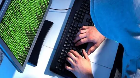 پسر 13 ساله نابغه هک برنامه شاد هم سن و سالانش شد/ از آن ها پول بالا می‌کشید!