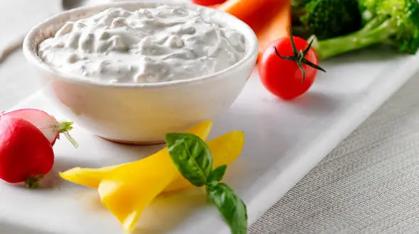 سالاد بلوچیز با سس پنیری+دستور تهیه