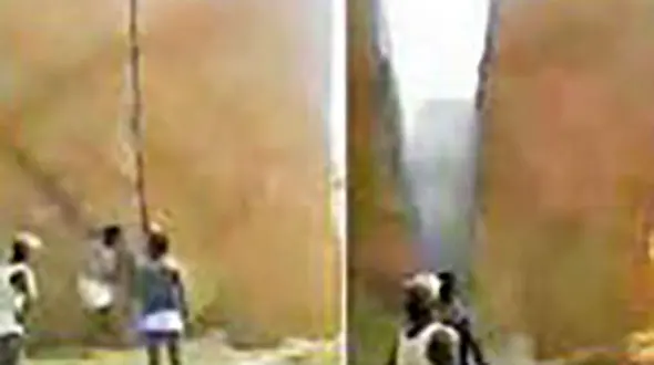 چند جوان کوه را شکافتند+ عکس