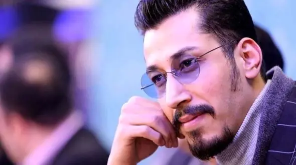 فیلم آواز خوانی فوق احساسی  و باشکوه بهرام افشاری ؛ قشنگ تر از چشات کجاست، بگو برم بجورم، من عاشق چشات شدم، چجورم...