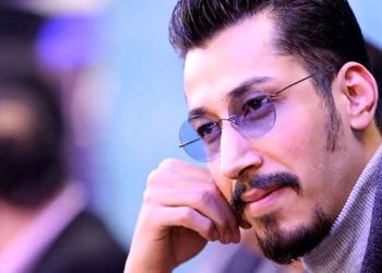 فیلم آواز خوانی فوق احساسی  و باشکوه بهرام افشاری ؛ قشنگ تر از چشات کجاست، بگو برم بجورم، من عاشق چشات شدم، چجورم...