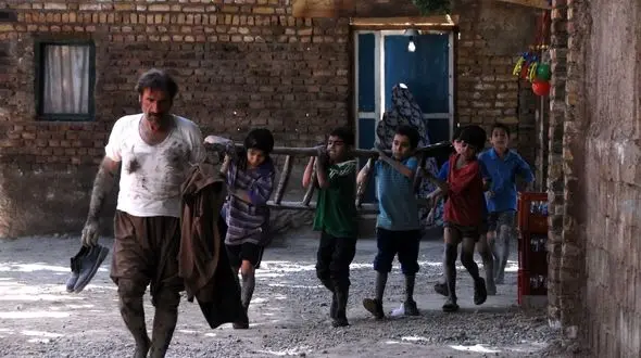 فیلم/ 18 سال از ساخت این فیلم تحسین برانگیز گذشت؛ کاراگاه بازی رضا ناجی/ واقعا از کجا فهمید کار پسرشه؟!