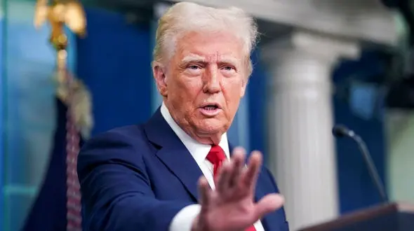 تصمیم ترامپ برای معاملات تسلیحاتی 100 میلیارد دلاری با عربستان