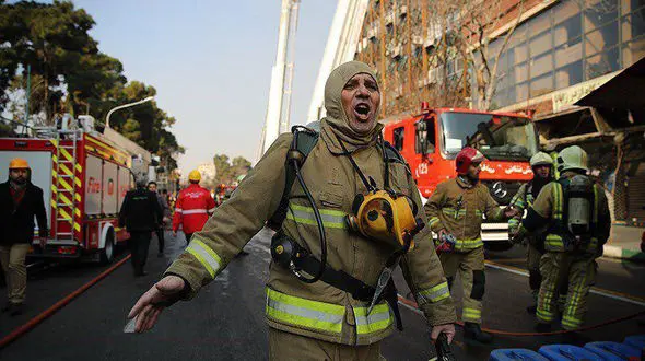 300 تن در زیر آوار ساختمان پلاسکو محبوس شدند + فیلم