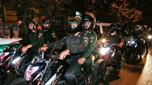 پاتک پلیس به قهوه خانه های زیرزمینی + فیلم