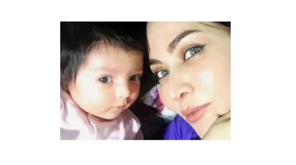اولین سلفی خانم بازیگر با دختر تازه متولد شده اش +عکس