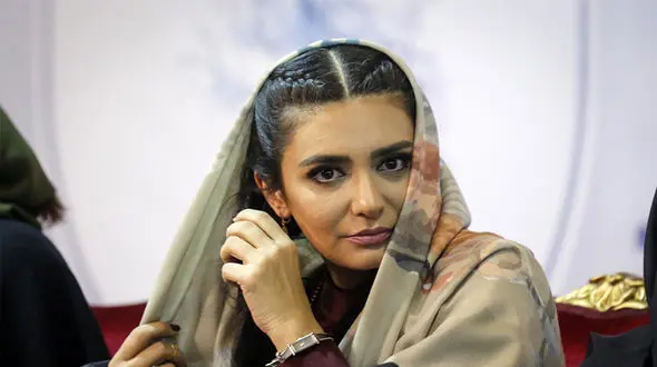 لیندا کیانی و خواهر فوق جذابش در خیابان های اروپا / زمزمه های مهاجرت او شروع شد !