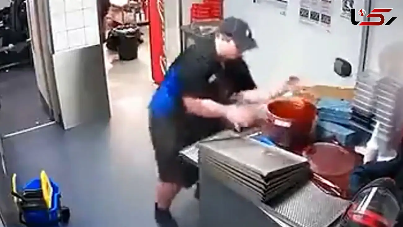 مرد بد شانس یا دست و پا چلفتی ؟!  + فیلم حادثه را ببینید