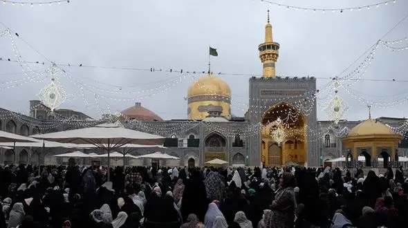 فیلم نقاره شادی در حرم مطهر امام رضا علیه‌السلام به مناسبت عید سعید فطر