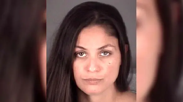 مادری دخترش را در خیابان رها کرد! +عکس