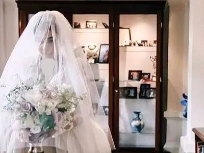 نگاهی به جشن عروسی مجلل و باشکوه خواهر ساره بیات و همسر فوتبالیستش رضا قوچان نژاد در هلند/ طراحی کیک مراسم معرکه‌ است