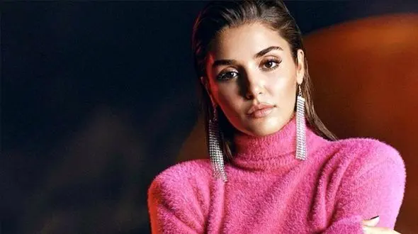 عکس باورنکردنی و زیبا از خواهر و شوهرخواهر خوشتیپ و باکلاس هانده ارچل/ چه خانواده صمیمی و باحالی داره!