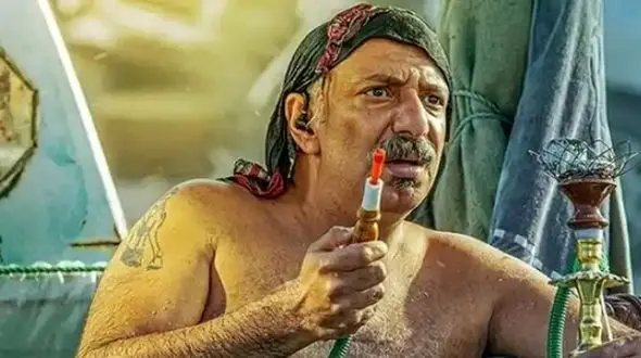 فیلم/ امیر جعفری شوهر اقعی همای پایتخت: یه عده مسخرم میکردن که بازیگر نمیشی/ واسه اینکه بازیگرای معروف بهم نقش بدن پوستر میچسبوندم و براشون رانندگی میکردم