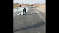 فیلم / اتوبان تهران قم شیشه ای شد / ماموران پلیس راه آستین بالا زدند تا اتوبان را جارو کنند
