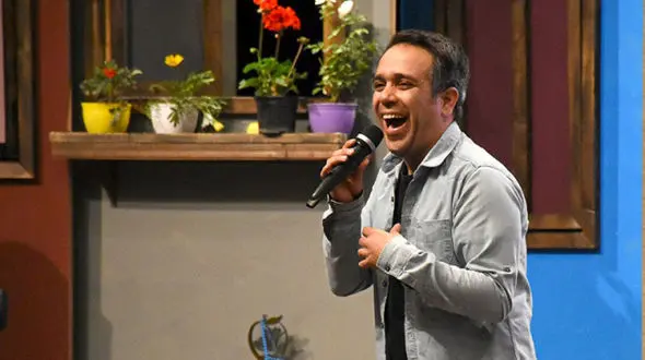 اولین اجراکننده استند‌آپ‌کمدی در ایران هستم