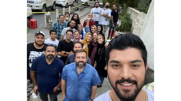 سلفی سینا مهراد با آقازاده ها + عکس 