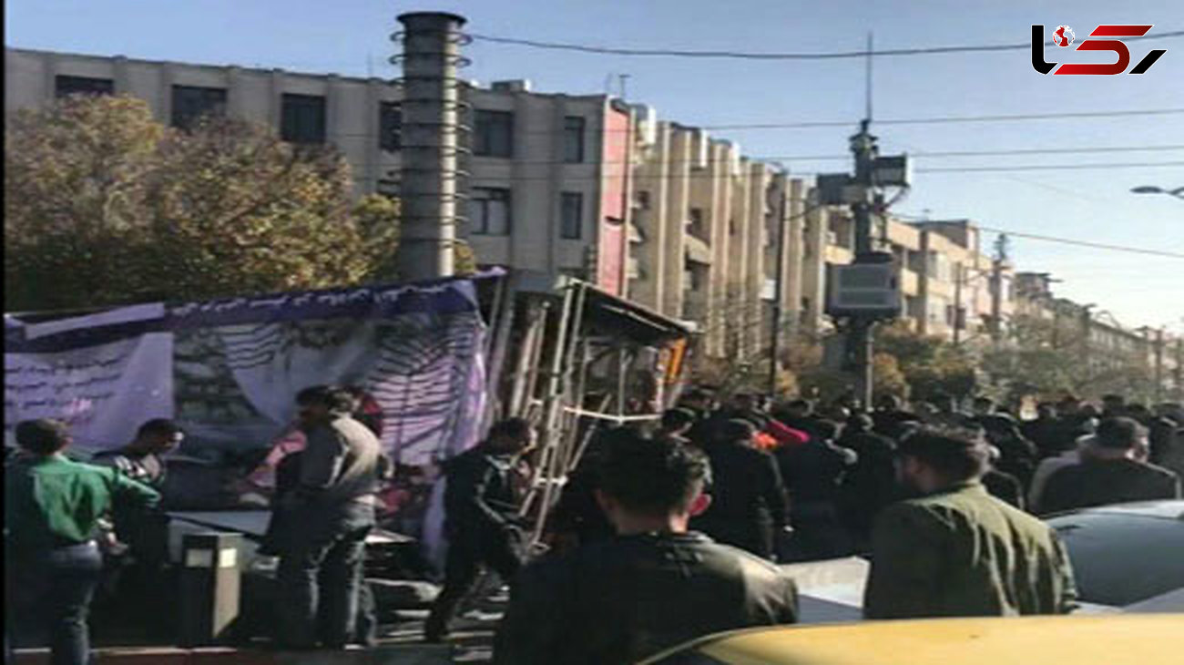 سقوط تابلو تبلیغاتی در تبریز جان یک نفر را گرفت +فیلم