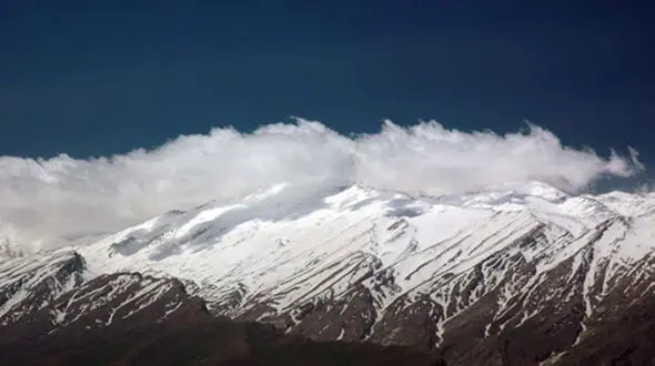 لحظه به لحظه عملیات خطرناک در تاریکی دنا / مرد گمشده را با صندلی پایین آوردند + فیلم 