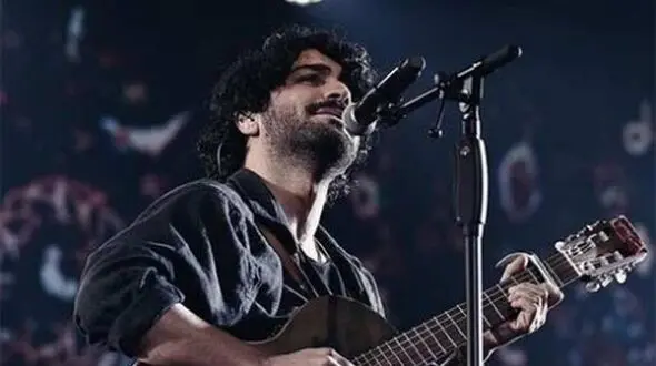 فیلم آواز بی‌نقص  عرفان طهماسبی با آهنگ دلا امشب سفر دارم / صدای بهشتی اش پروازت می دهد !