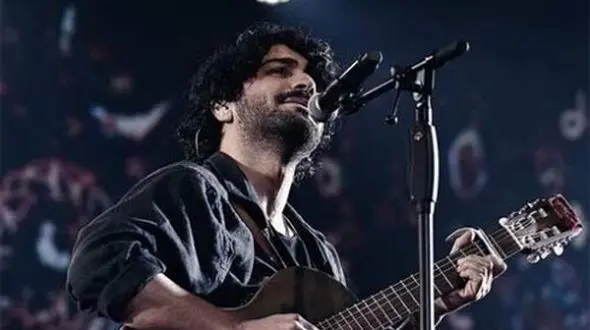 فیلم آواز بی‌نقص  عرفان طهماسبی با آهنگ دلا امشب سفر دارم / صدای بهشتی اش پروازت می دهد !