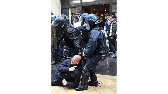 اعتراضات جلیقه زردها به خشونت کشیده شد + عکس