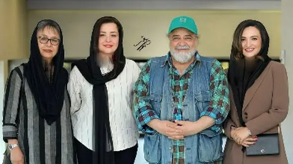 نگاهی به تیپ و استایل شیک هنرمندان در اختتامیه جشنواره «آسمون» با داوری ایرج طهماسب، مهراوه شریفی‌نیا،محمدرضا شریفی‌نیا، گلاره عباسی، امین زندگانی  با اجرای مژده لواسانی