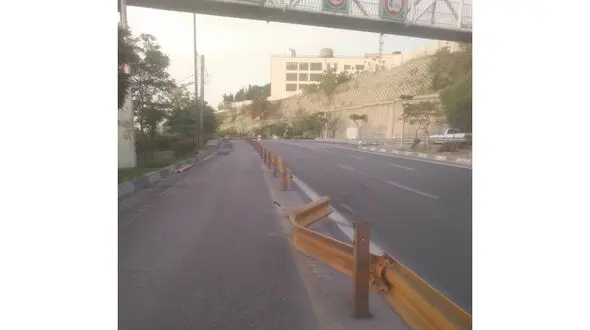 حادثه صبحگاهی در اتوبان امام علی / برخورد نیسان با گاردریل + عکس