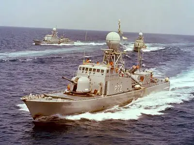 فیلم خط و نشان سردار جعفری سپاه برای ناو هواپیمابر آبراهام لینکلن / حتی در اقیانوس هند بماند می توانیم بزنیمش / قایق های تندرو برای 20 سال پیشه الان فرق کردیم